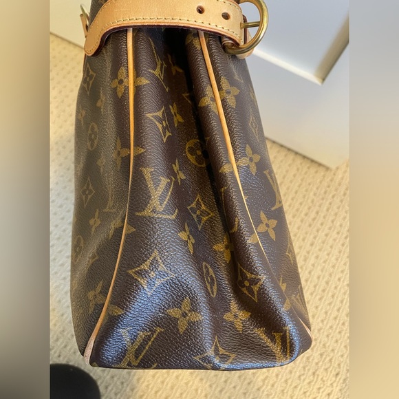 A classic, Batignolles Louis Vuitton in original print and in great shape! - Picture 15 of 16